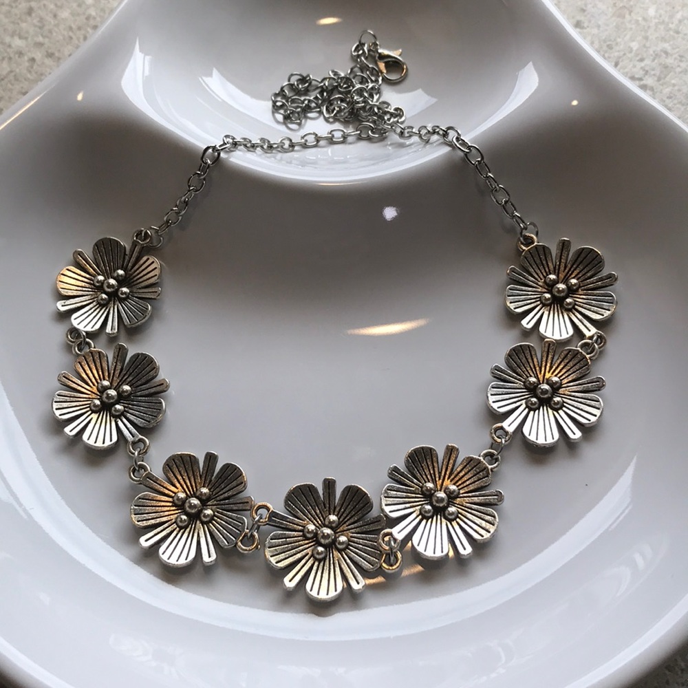 Silver Flower Necklace